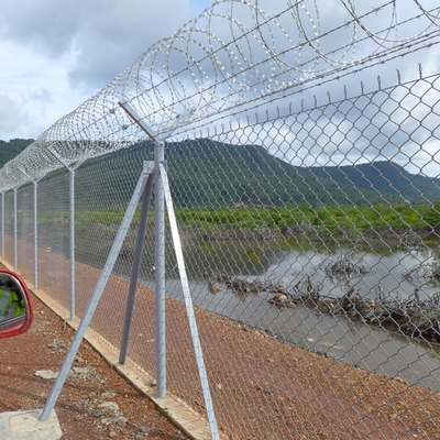 Hot Dipped Galvanized Concertina Wire Fence Anti Climb Airport Security Fencing