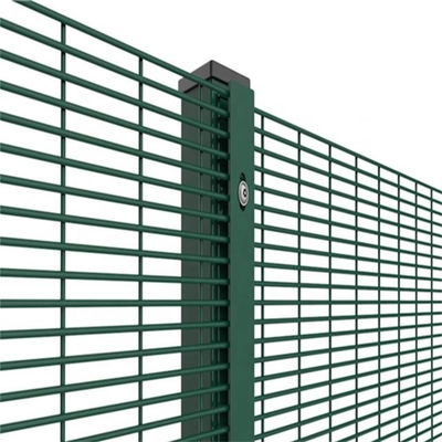 Hot Dipped Galvanized 358 Welded Mesh Security Fence Anti Korosi Tinggi 2.4m